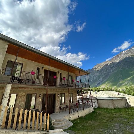 Hill House Hotell Kazbegi Eksteriør bilde